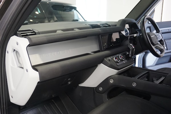 Used Land Rover Defender 110 2023 for sale - 74838031: Photo 9
