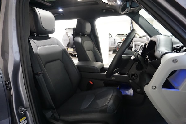 Used Land Rover Defender 110 2024 for sale - 76226838: Photo 10