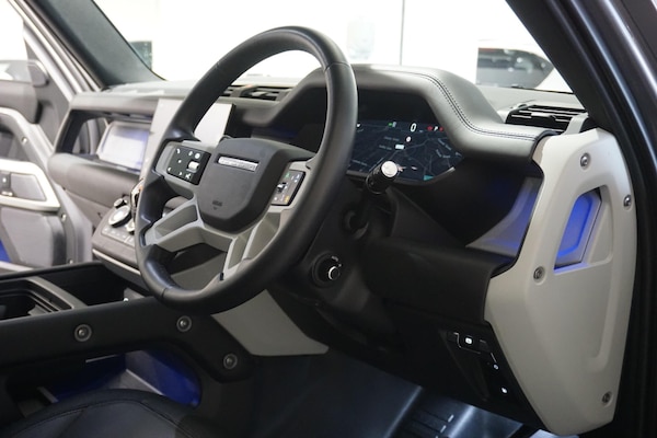 Used Land Rover Defender 110 2024 for sale - 76226838: Photo 11