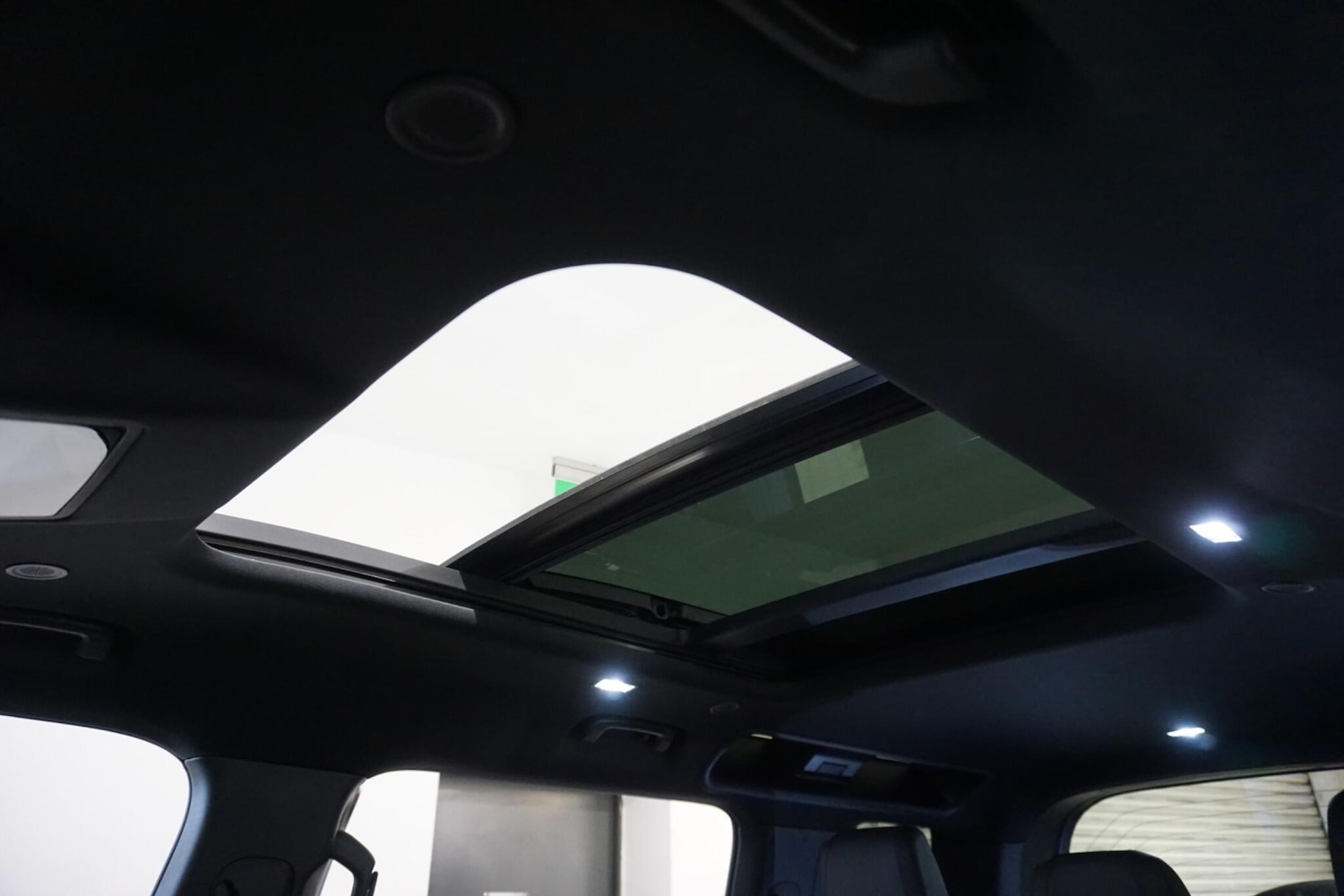 Used Land Rover Defender 110 2024 for sale - 76226838: Photo 9