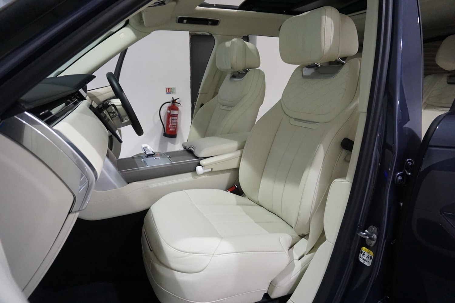 Used Land Rover Range Rover 2023 for sale - 76153030: Photo 55