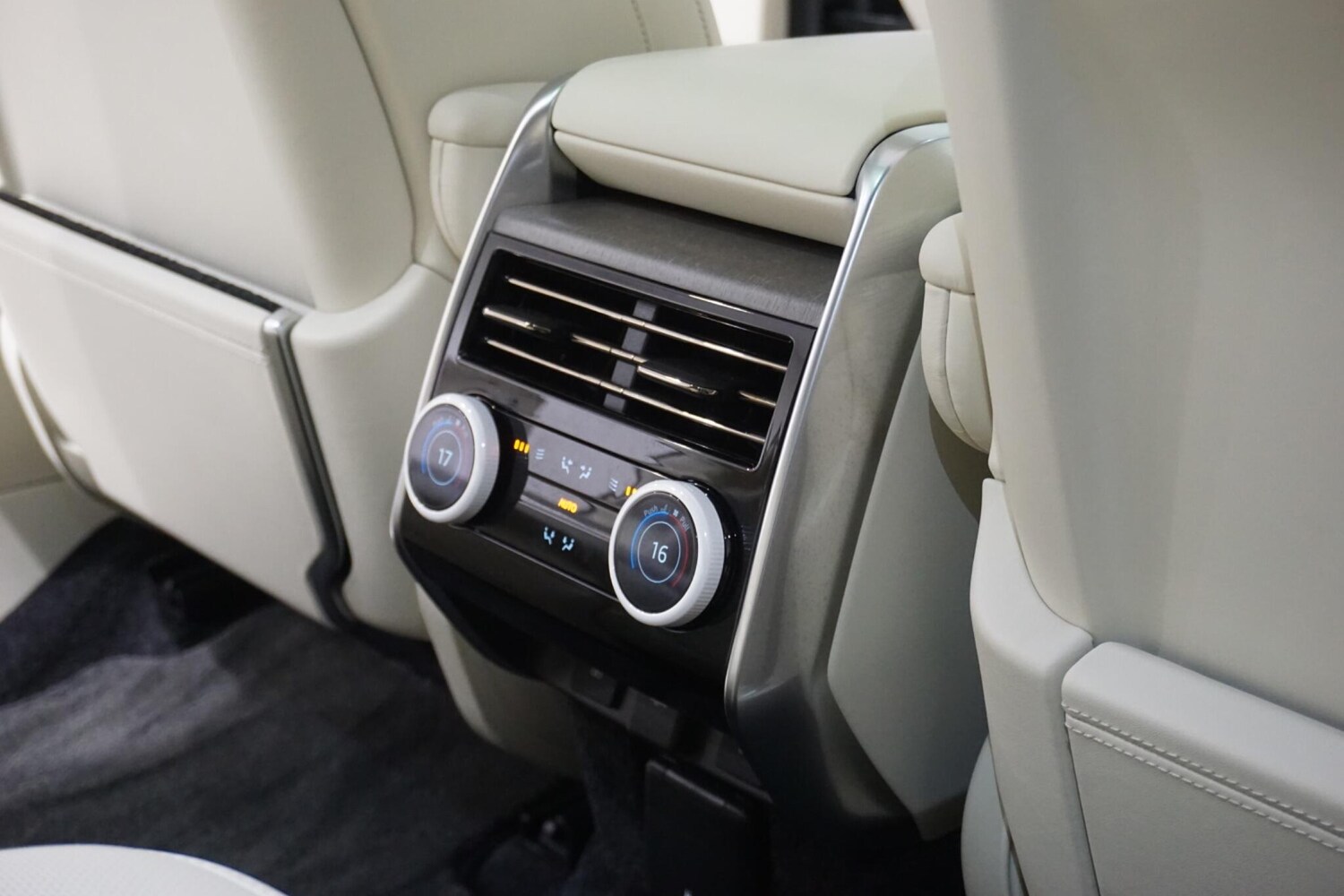 Used Land Rover Range Rover 2023 for sale - 76153030: Photo 70