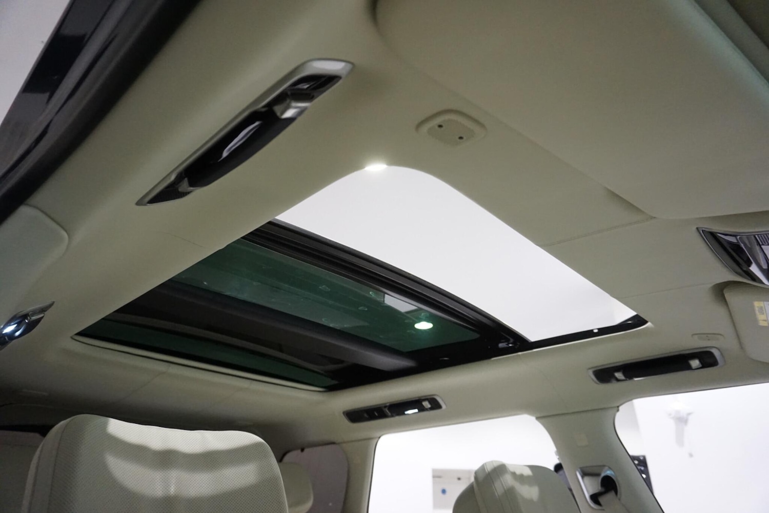 Used Land Rover Range Rover 2023 for sale - 76153030: Photo 8