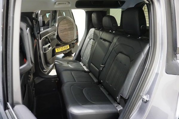 Used Land Rover Defender 110 2021 for sale - 76295726: Photo 11