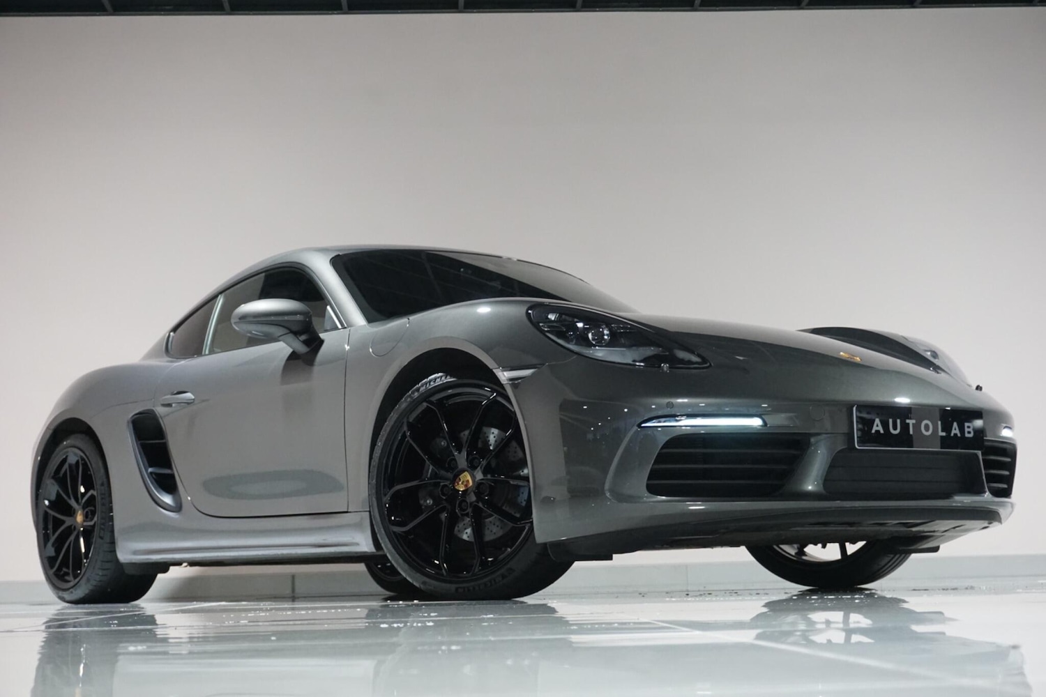 Used Porsche Cayman 2024 for sale - 77279037: Photo 28