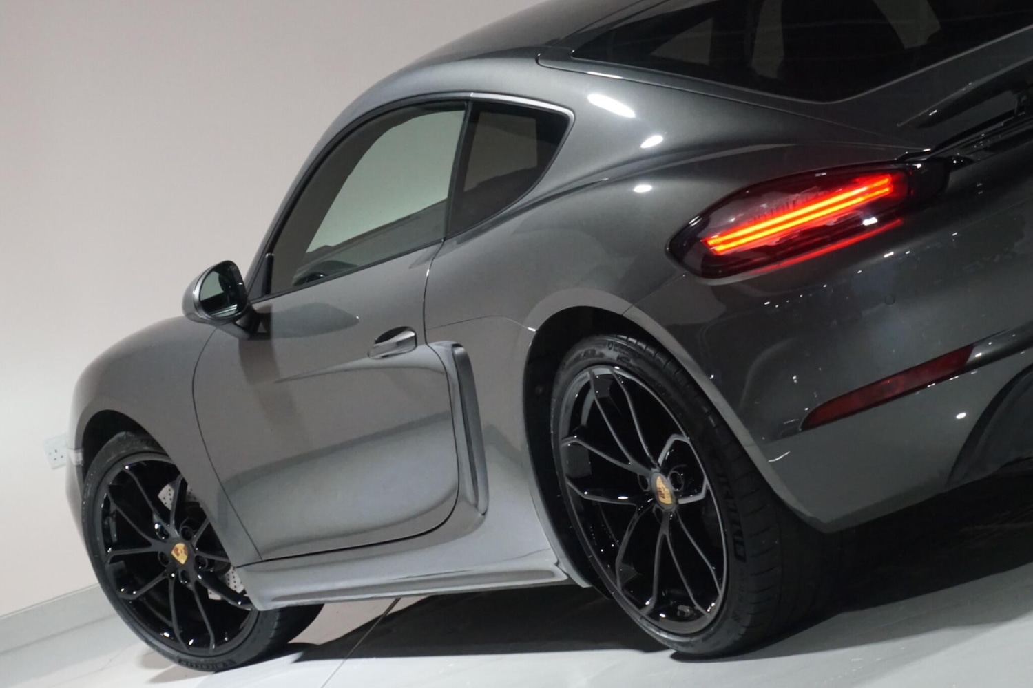 Used Porsche Cayman 2024 for sale - 77279037: Photo 38