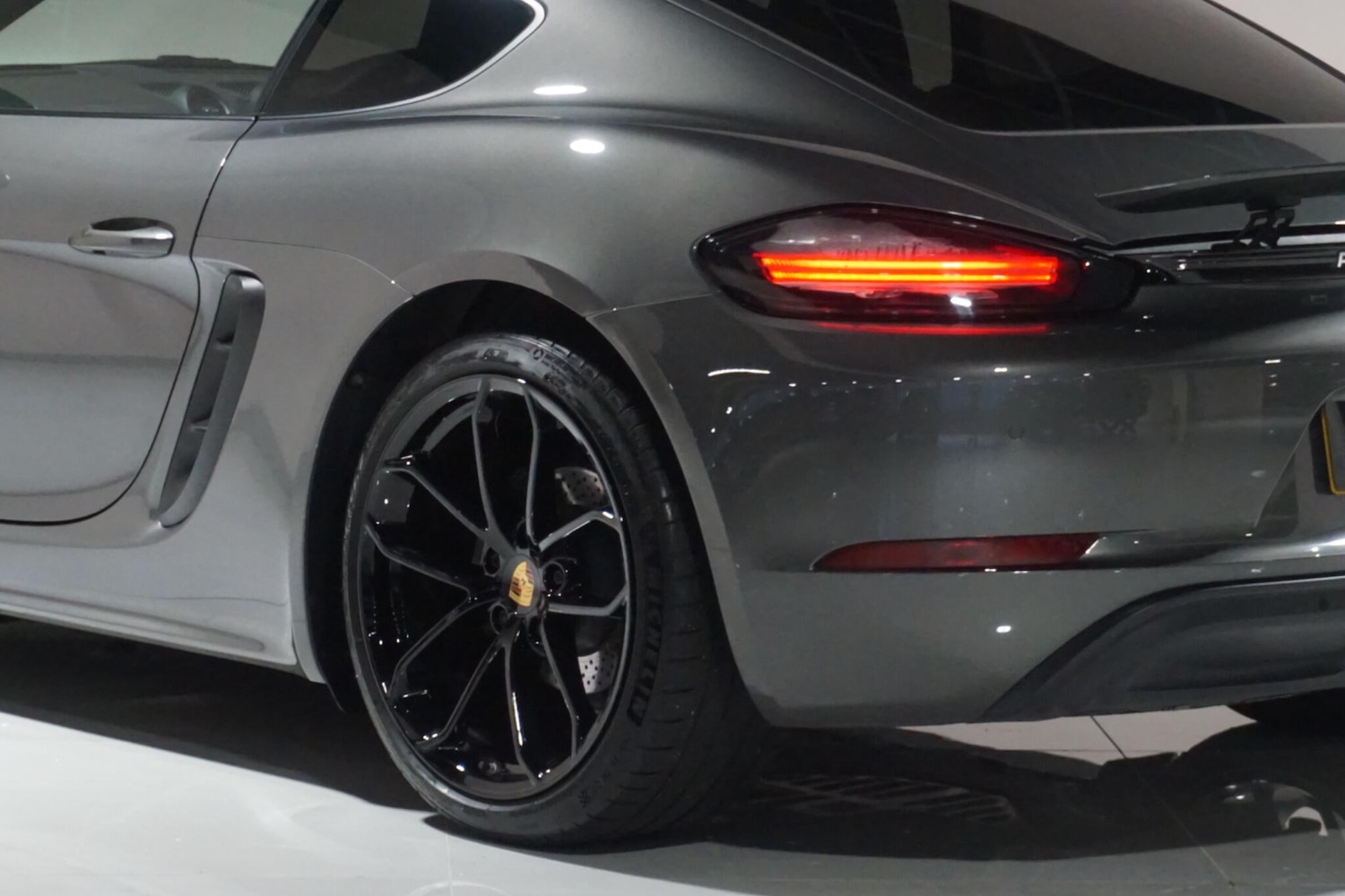 Used Porsche Cayman 2024 for sale - 77279037: Photo 42