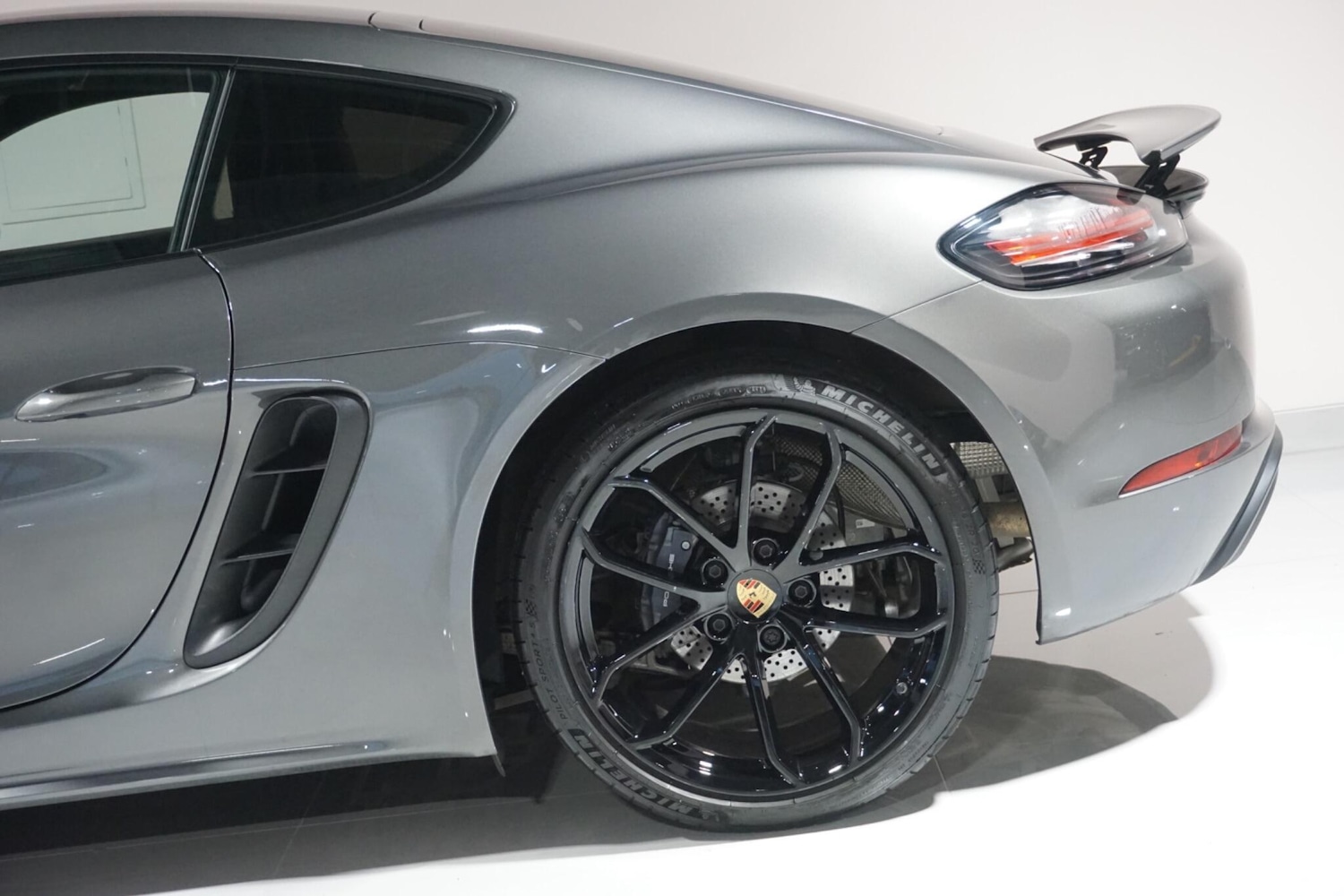 Used Porsche Cayman 2024 for sale - 77279037: Photo 44