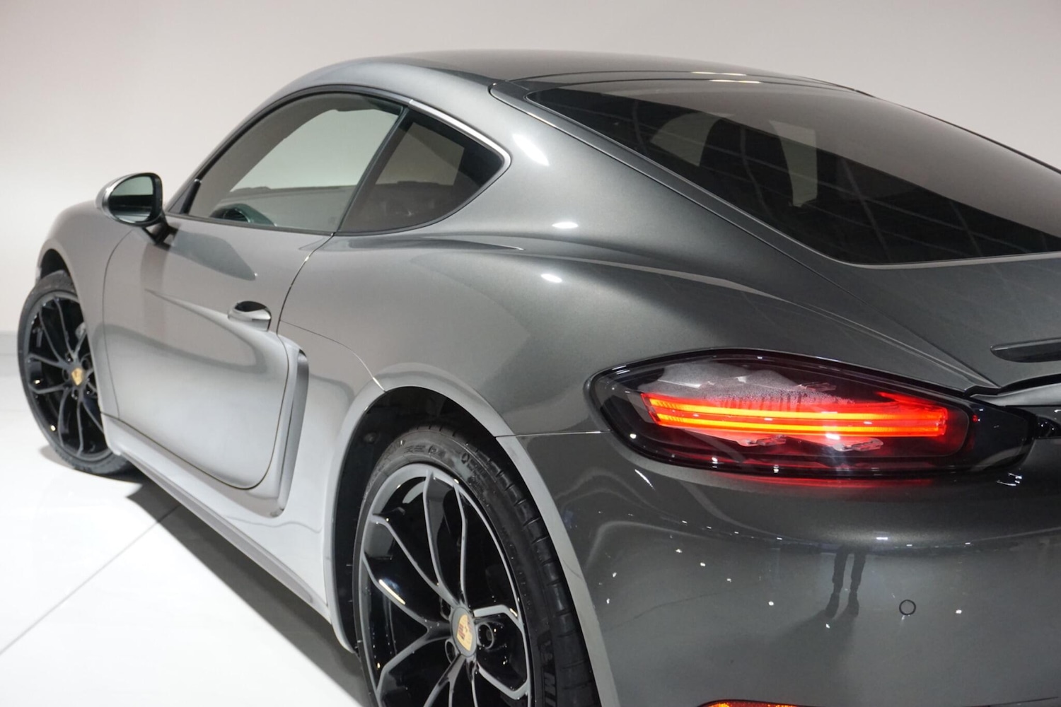 Used Porsche Cayman 2024 for sale - 77279037: Photo 46