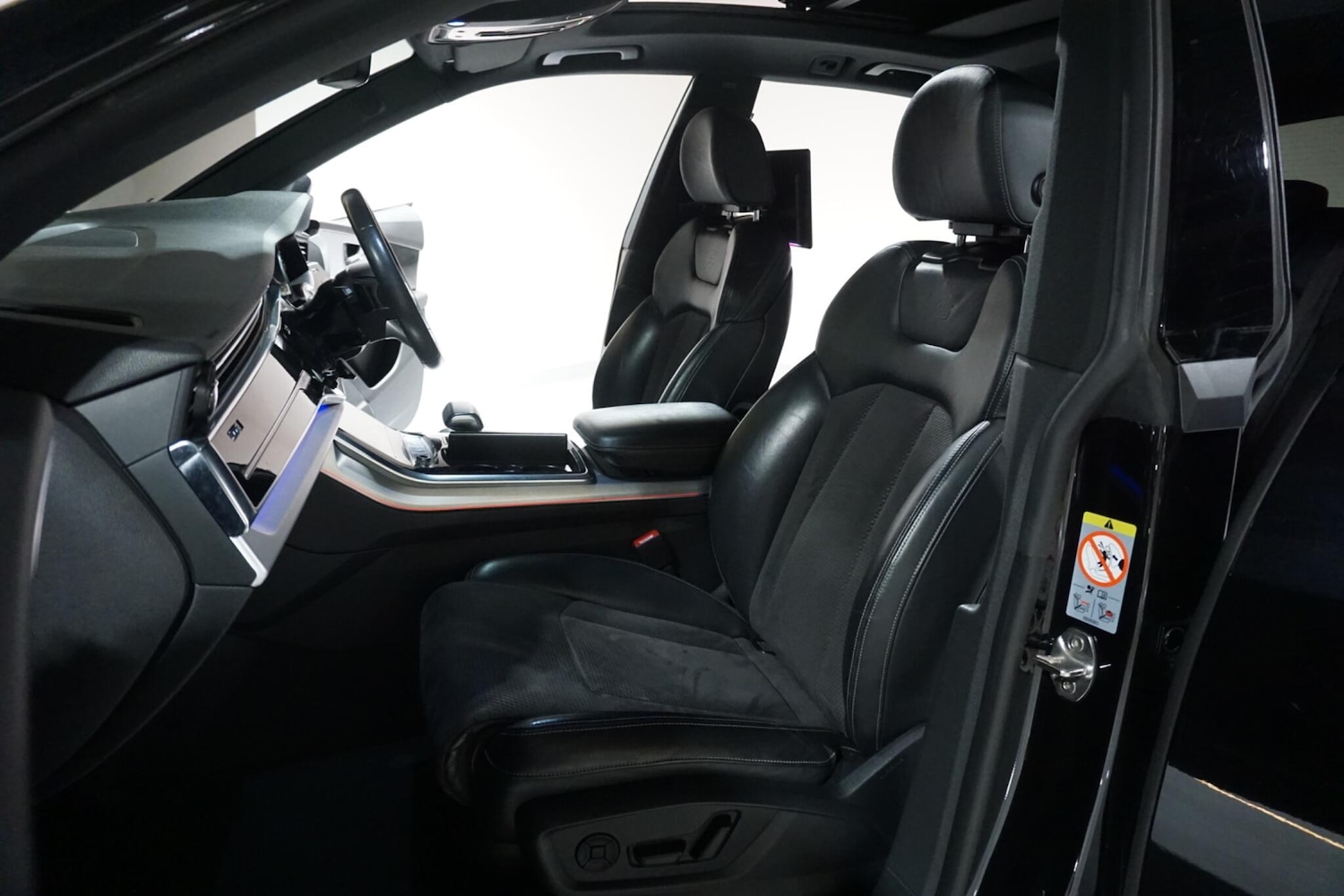 Used Audi Q8 2018 for sale - 78007026: Photo 54