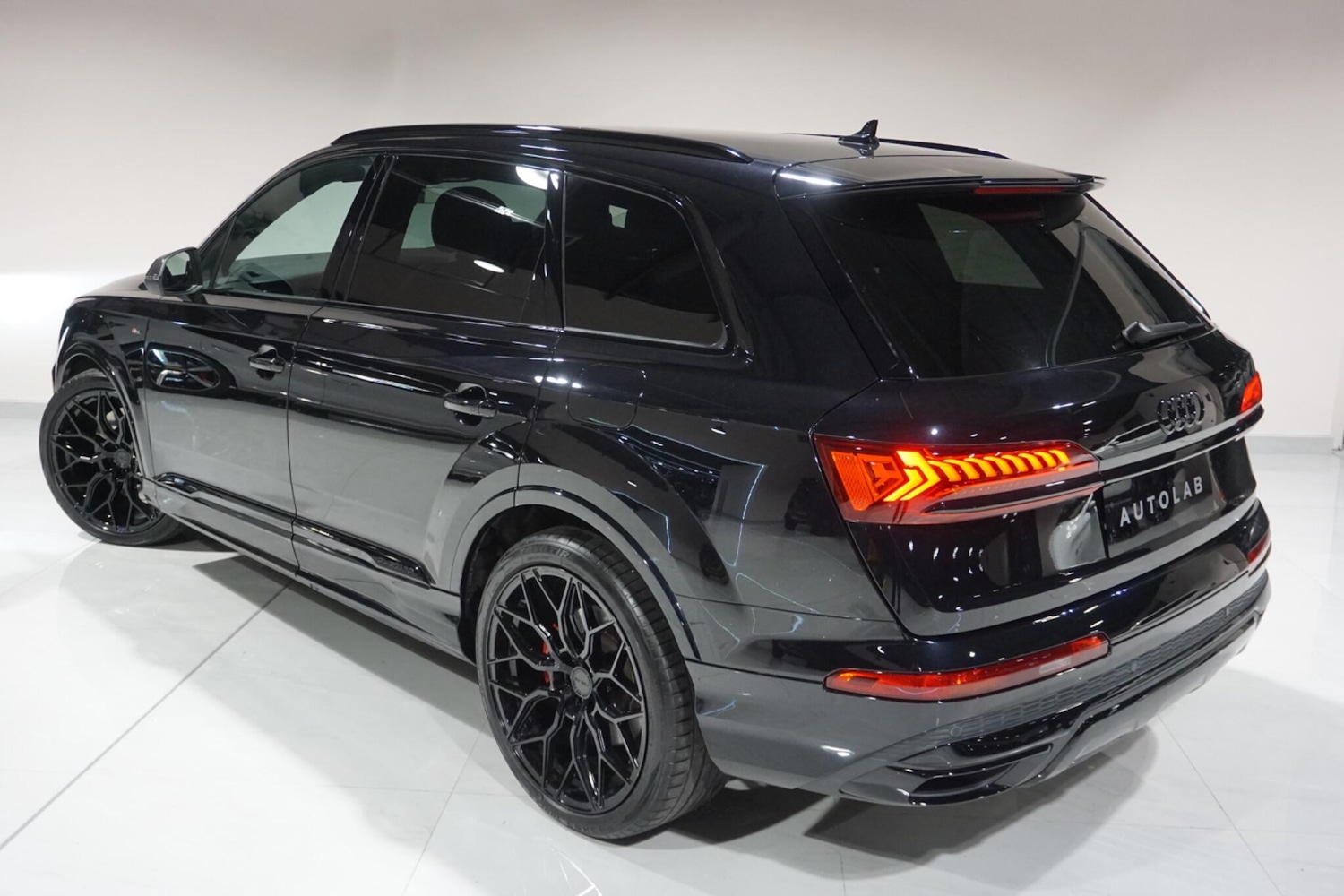 Used Audi Q7 2020 for sale - 76918512: Photo 35