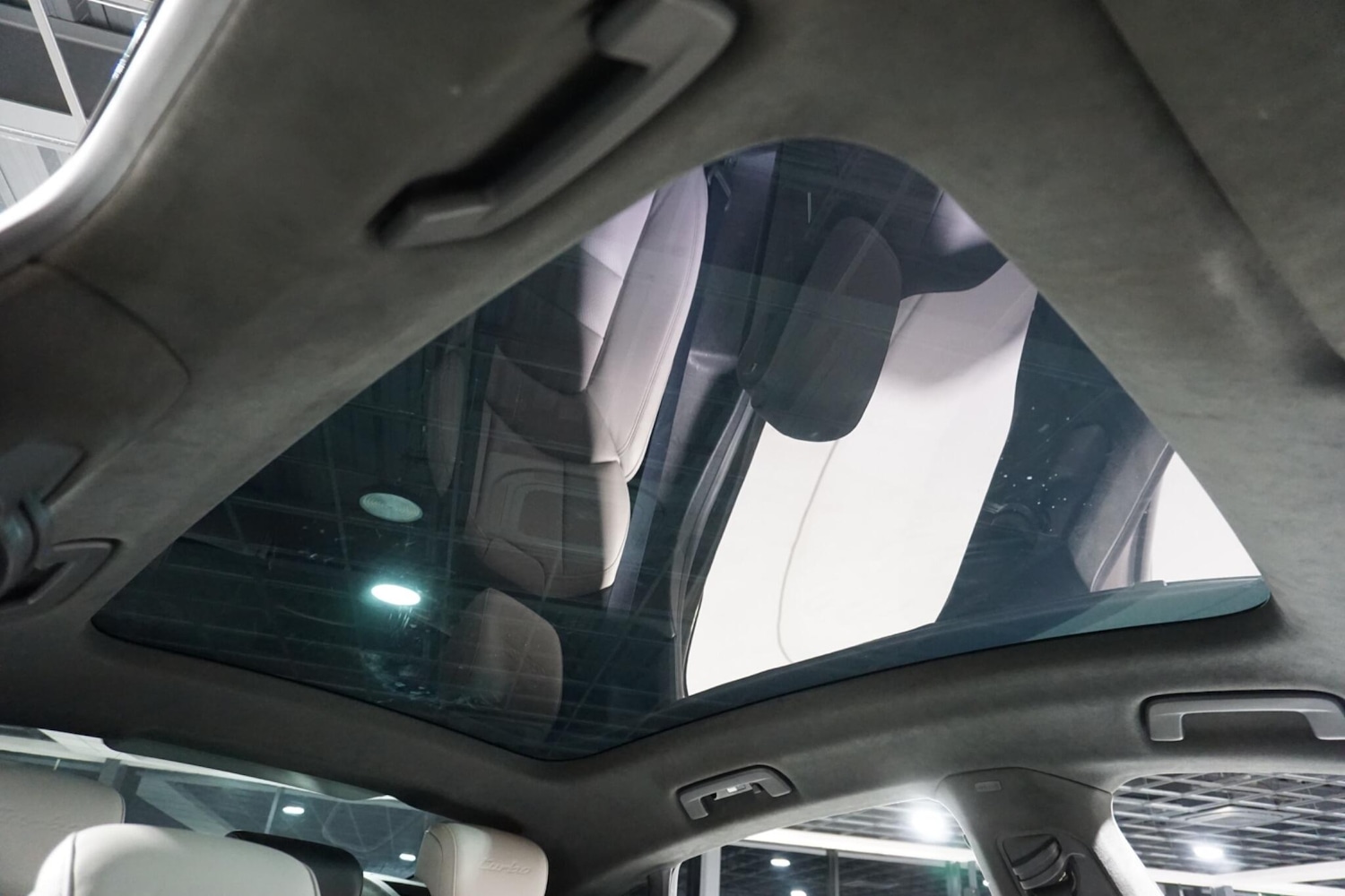 Used Porsche Taycan for sale - 77305422: Photo 11