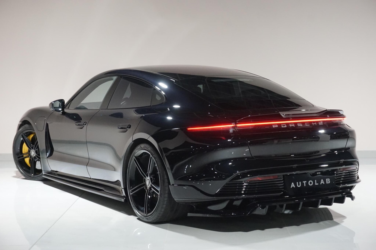 Used Porsche Taycan for sale - 77305422: Photo 6