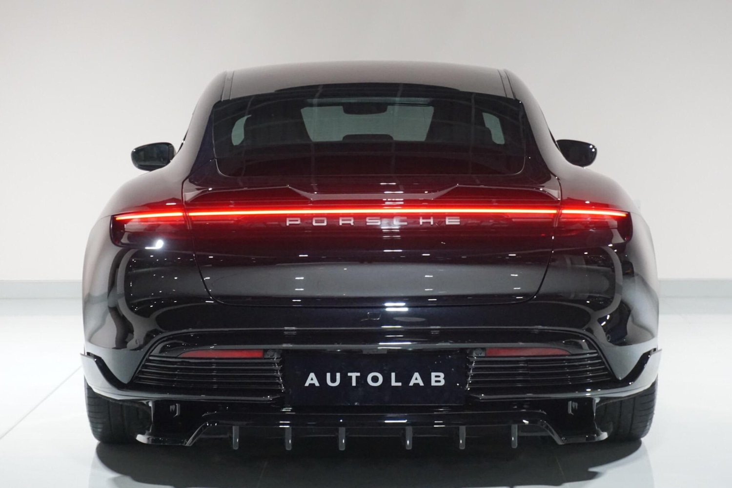 Used Porsche Taycan for sale - 77305422: Photo 8