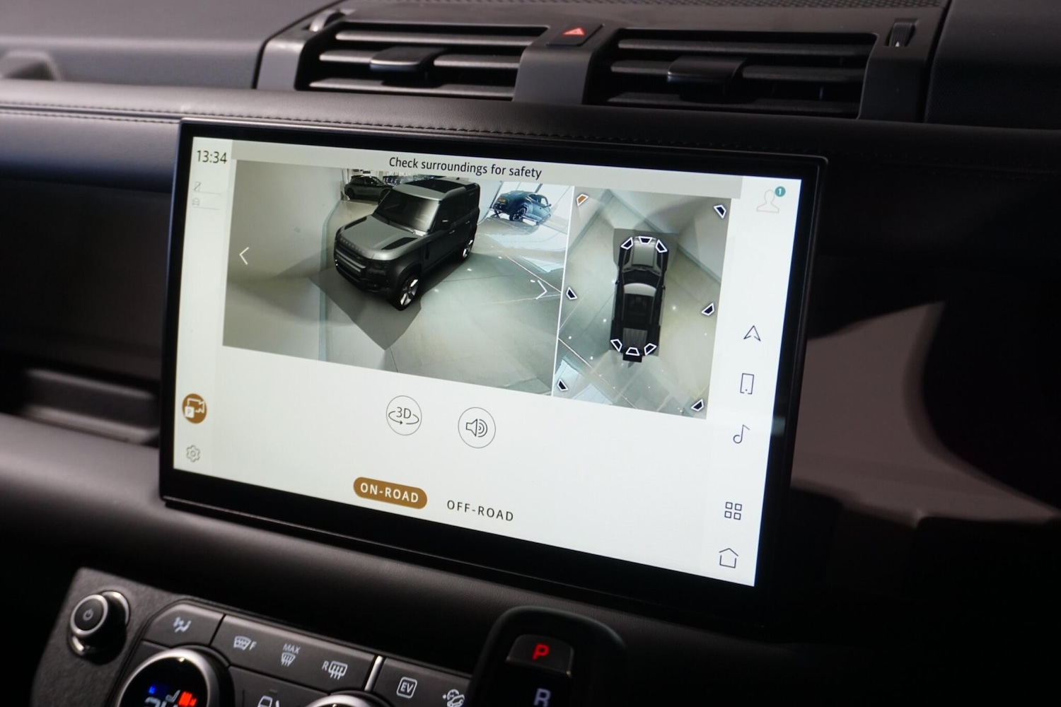 Used Land Rover Defender 2024 for sale - 77940497: Photo 19