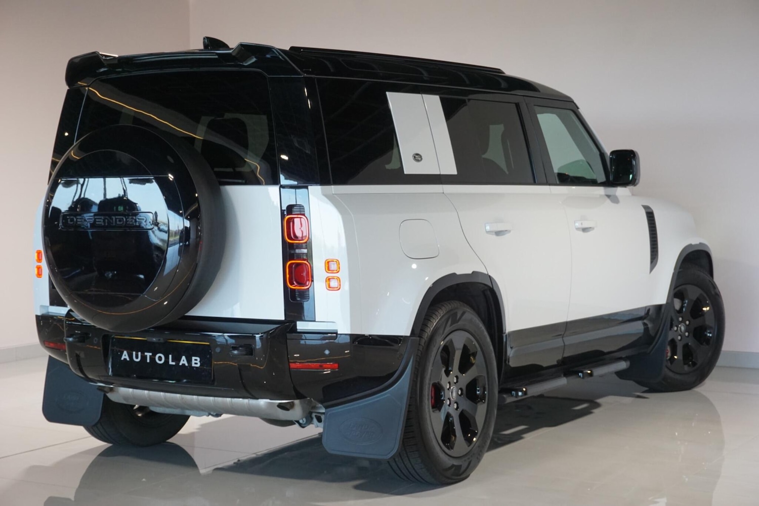 Used Land Rover Defender 2024 for sale - 77940497: Photo 25