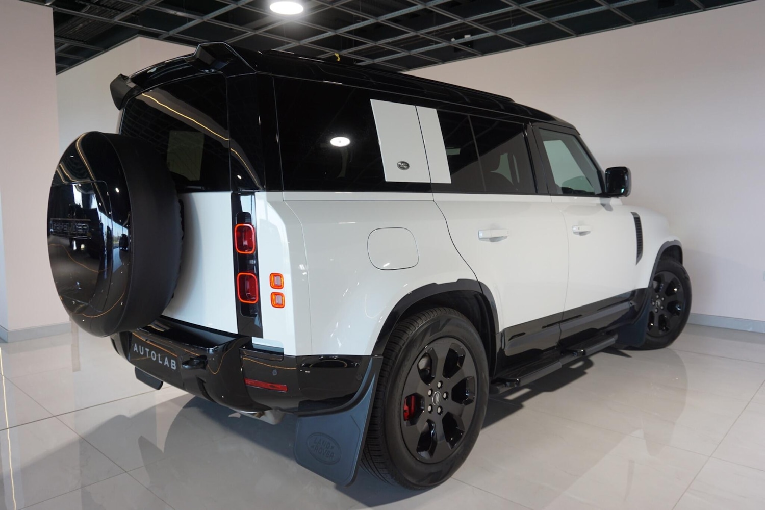 Used Land Rover Defender 2024 for sale - 77940497: Photo 31