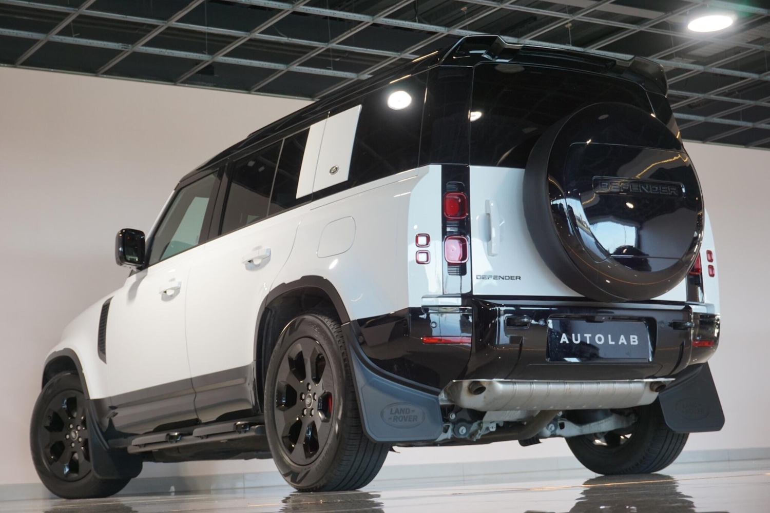 Used Land Rover Defender 2024 for sale - 77940497: Photo 33