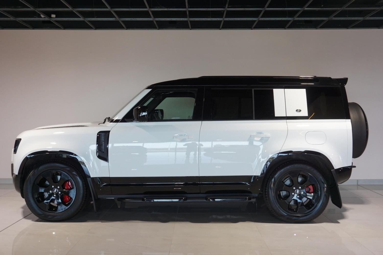 Used Land Rover Defender 2024 for sale - 77940497: Photo 37