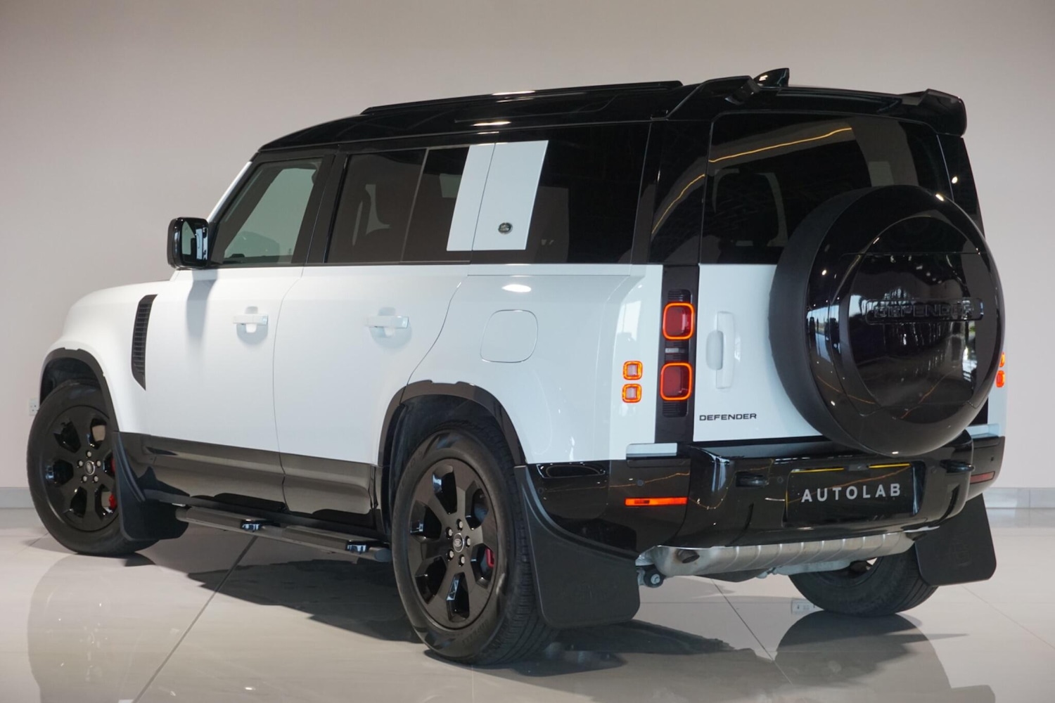 Used Land Rover Defender 2024 for sale - 77940497: Photo 42