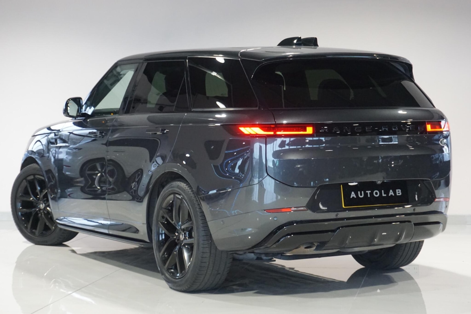 Used Land Rover Range Rover Sport 2023 for sale - 76935743: Photo 6