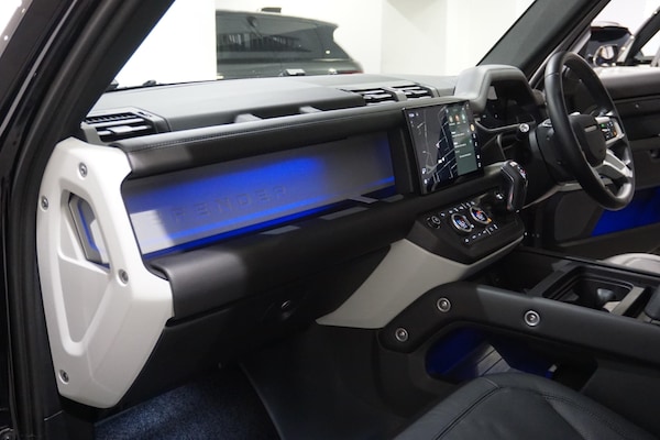 Used Land Rover Defender 110 2023 for sale - 74701126: Photo 16