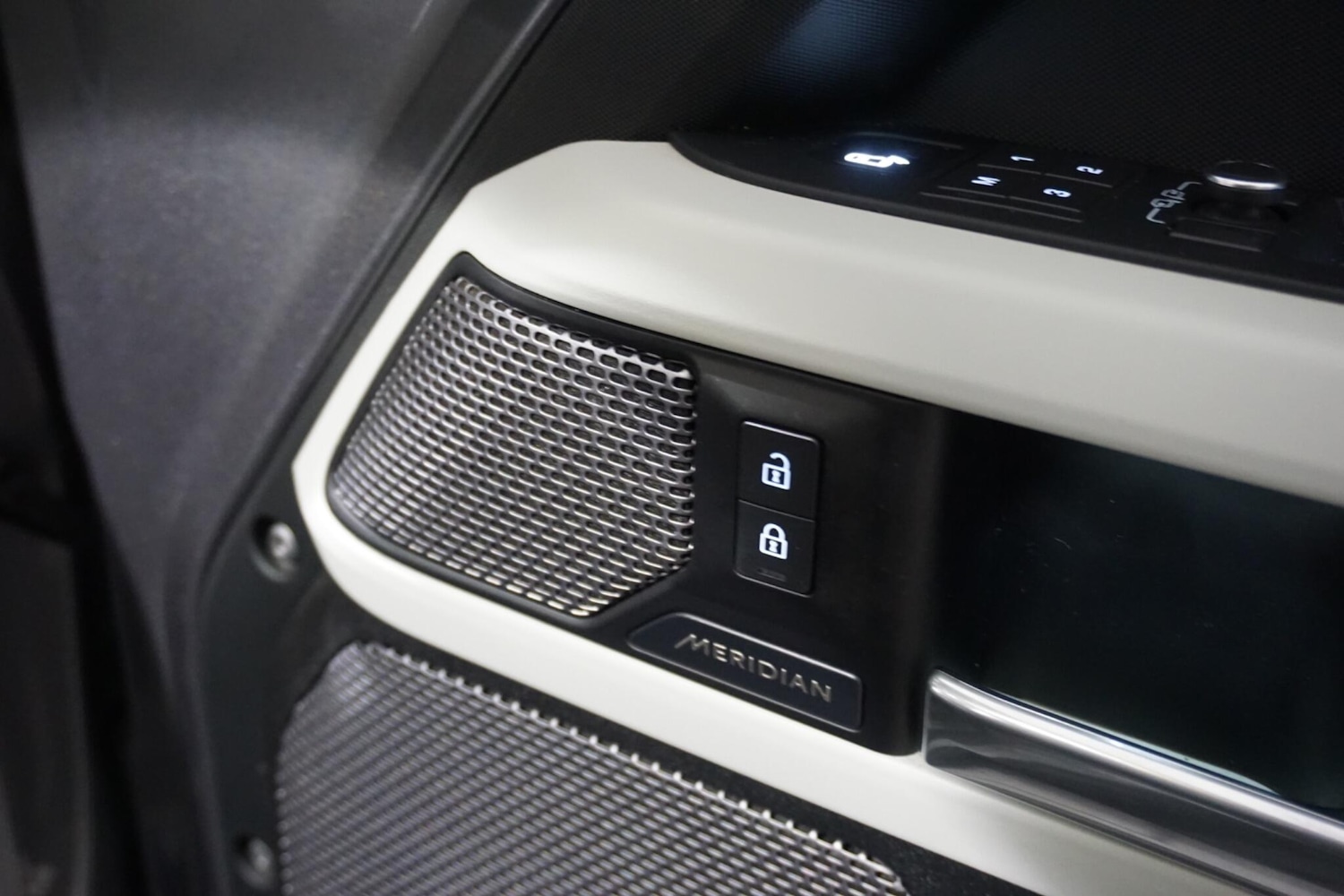 Used Land Rover Defender 110 for sale - 76473626: Photo 20