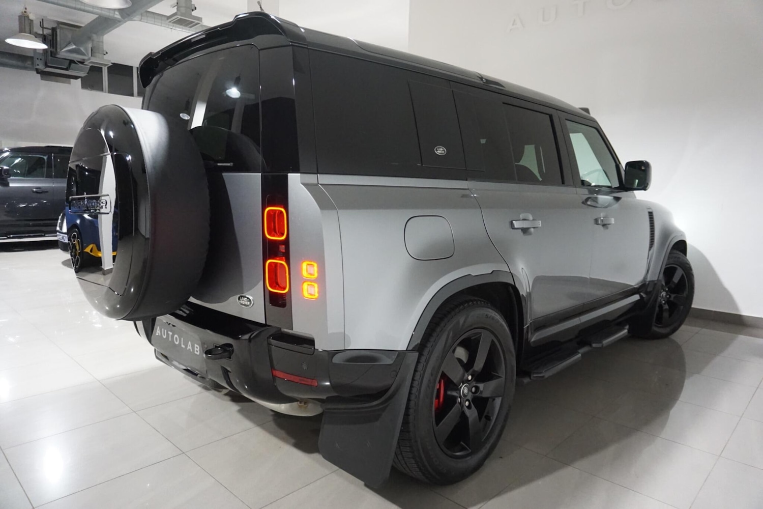 Used Land Rover Defender 110 for sale - 76473626: Photo 28