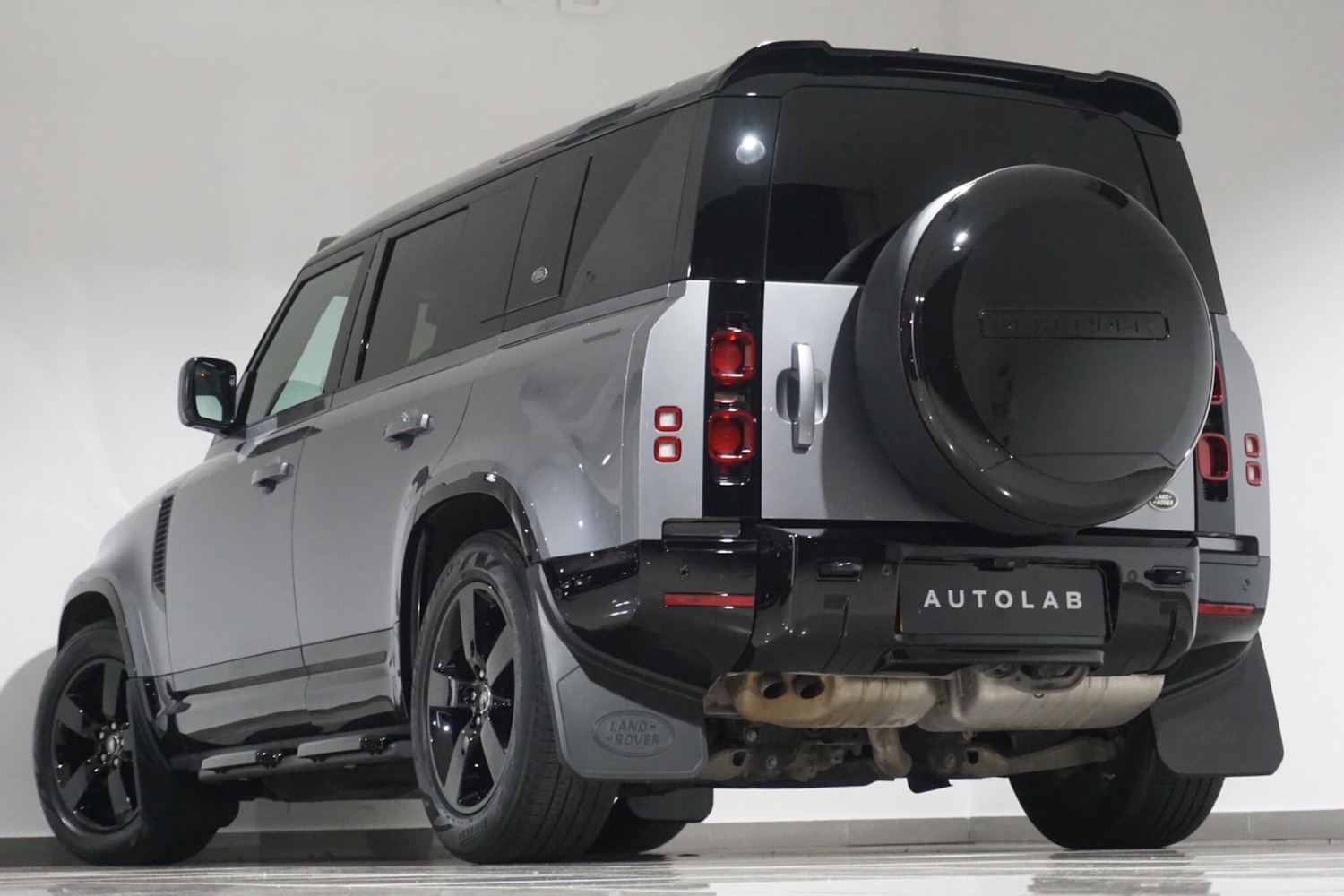 Used Land Rover Defender 110 for sale - 76473626: Photo 30