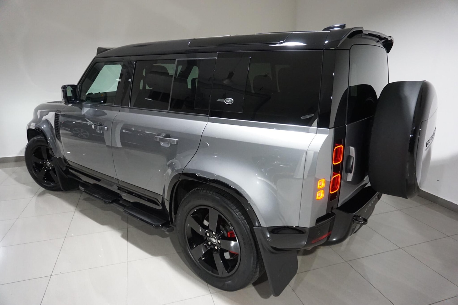 Used Land Rover Defender 110 for sale - 76473626: Photo 37