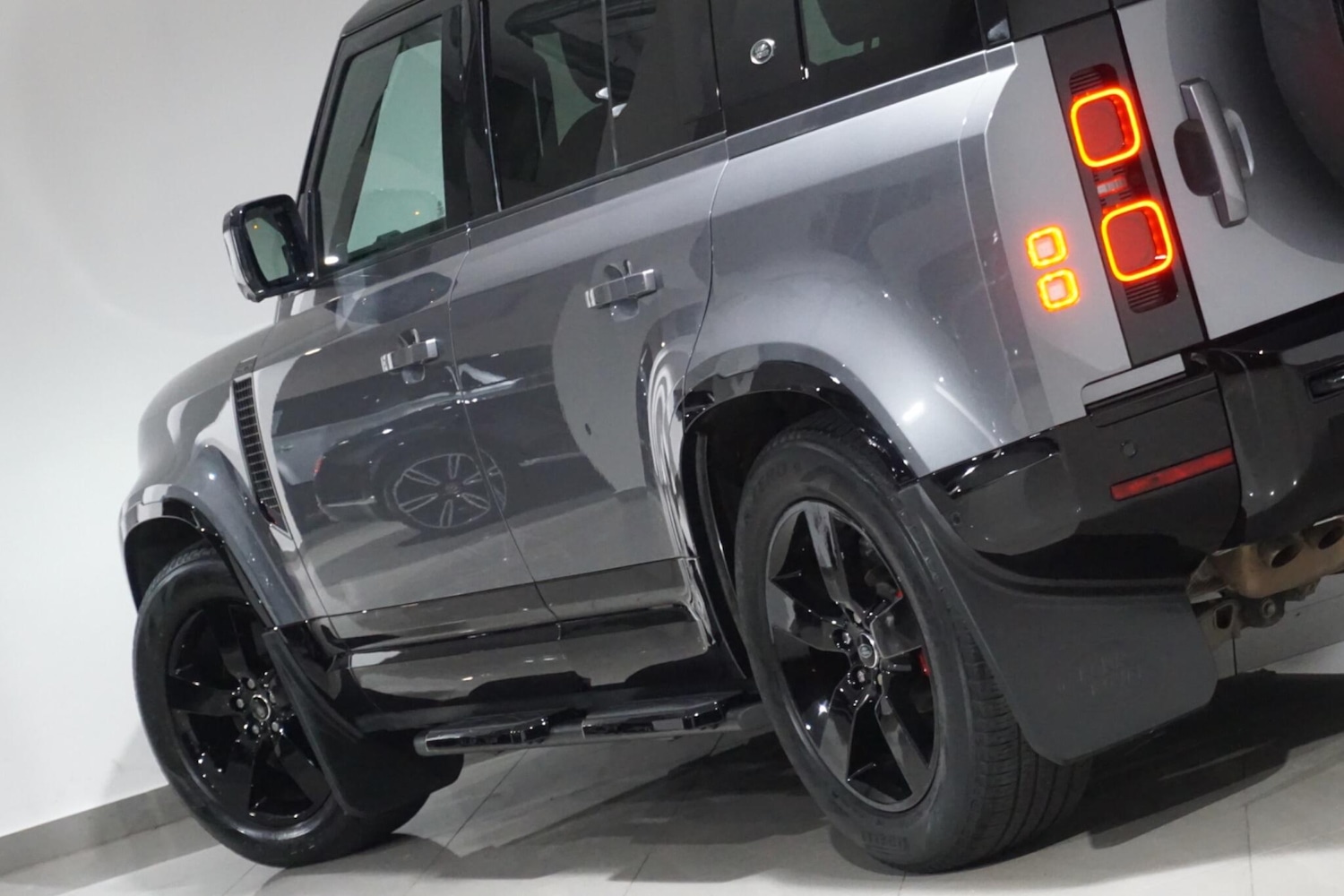 Used Land Rover Defender 110 for sale - 76473626: Photo 43