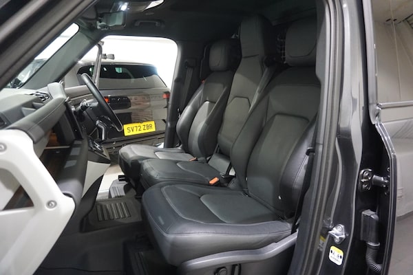 Used Land Rover Defender 110 2023 for sale - 75669915: Photo 46