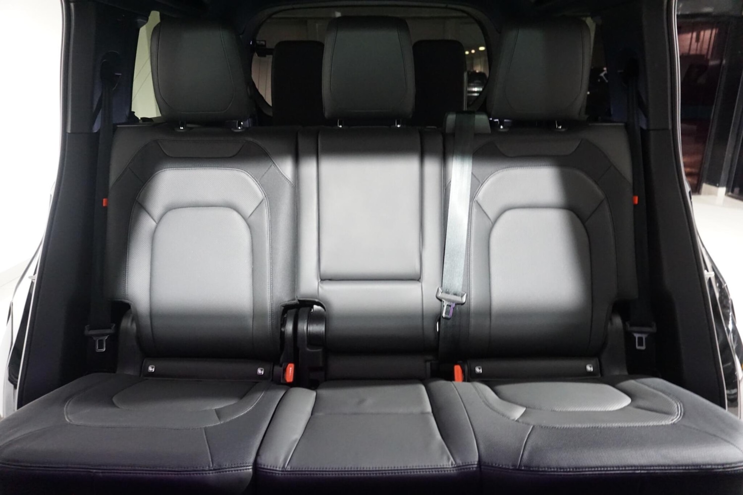 Used Land Rover Defender 110 for sale - 76472565: Photo 11