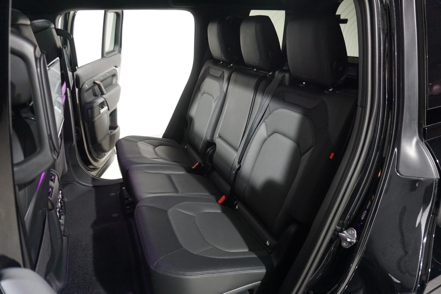 Used Land Rover Defender 110 for sale - 76472565: Photo 16