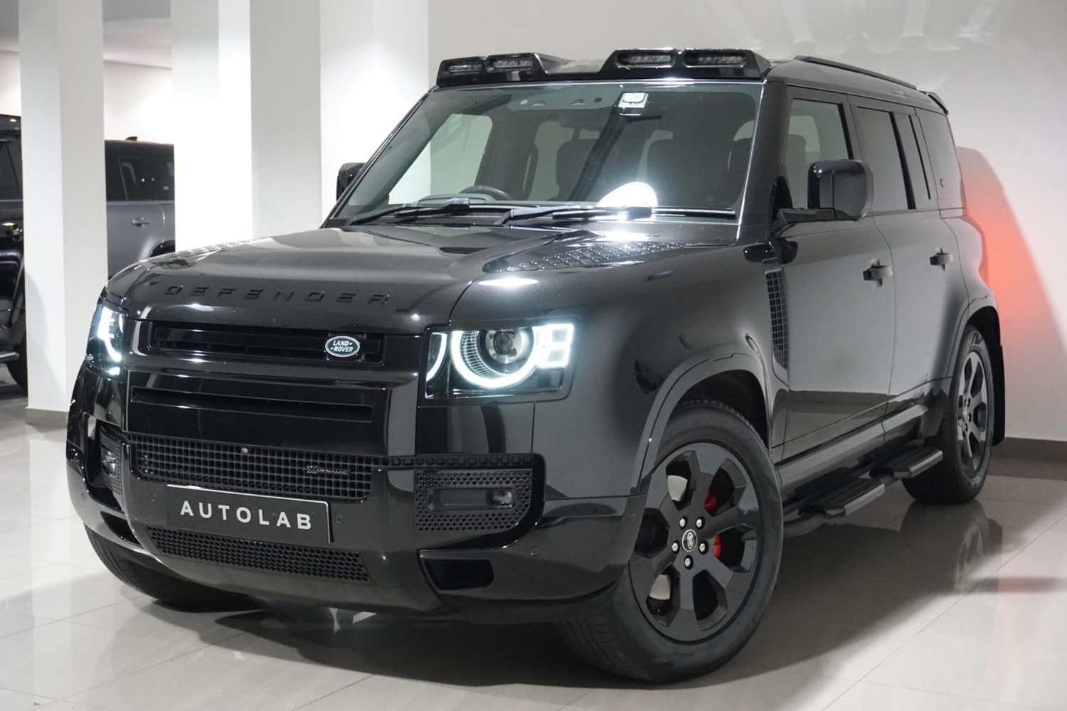 Used Land Rover Defender 110 for sale - 76472565: Photo 25