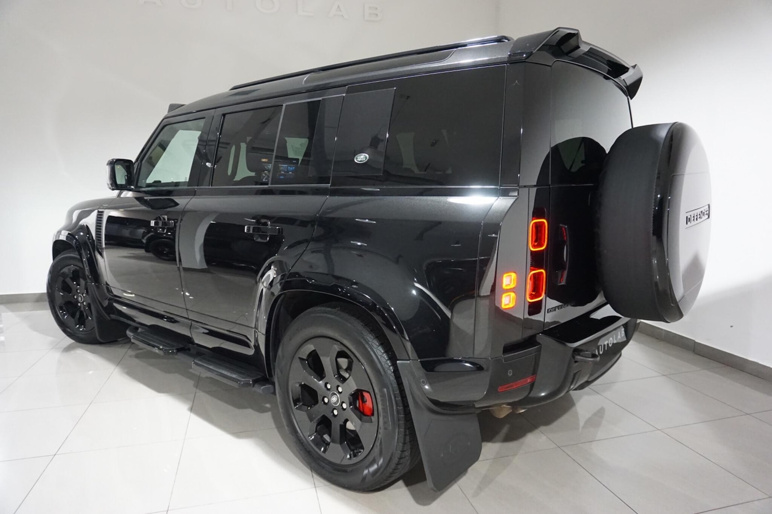 Used Land Rover Defender 110 for sale - 76472565: Photo 30