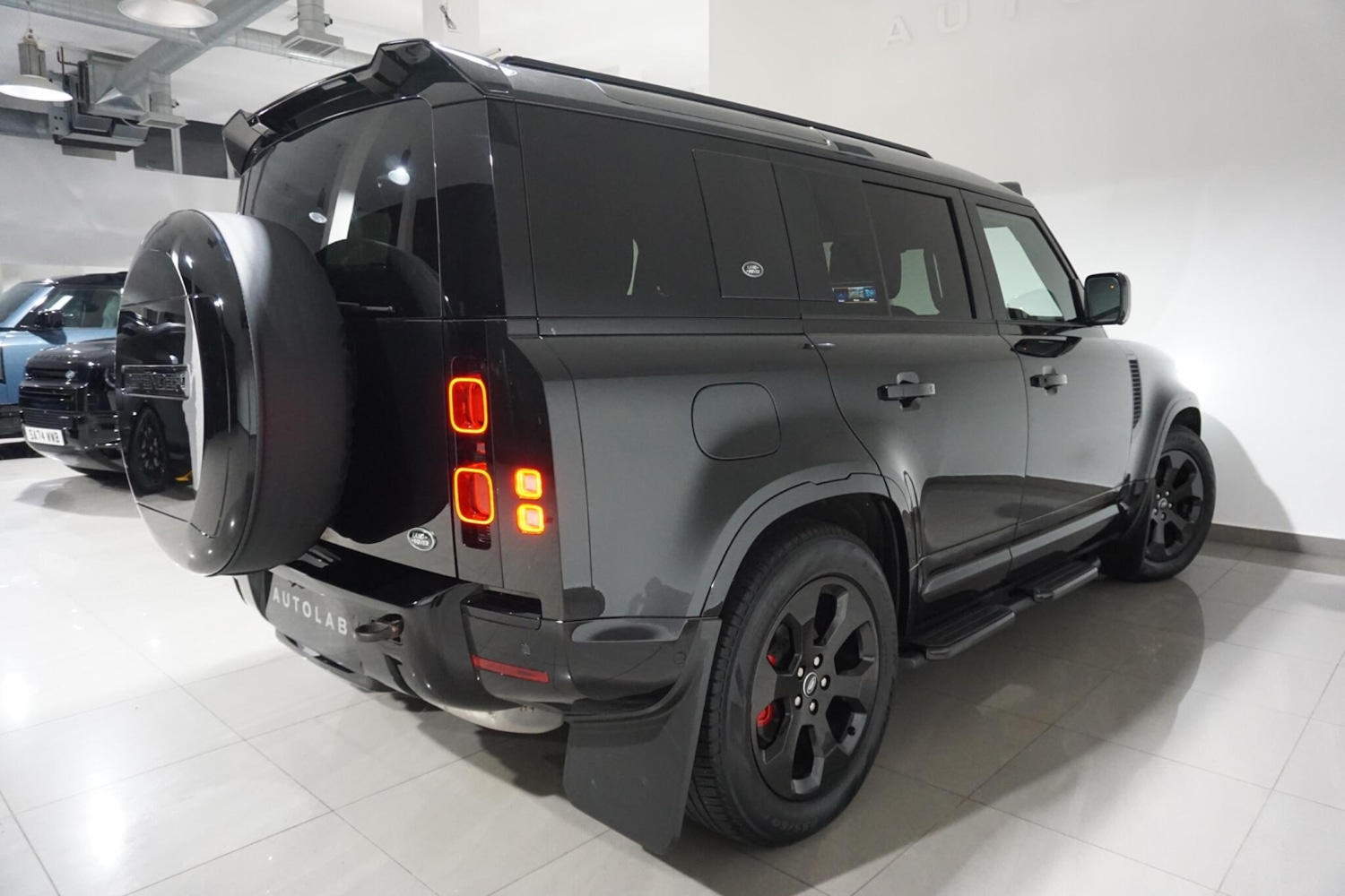 Used Land Rover Defender 110 for sale - 76472565: Photo 32