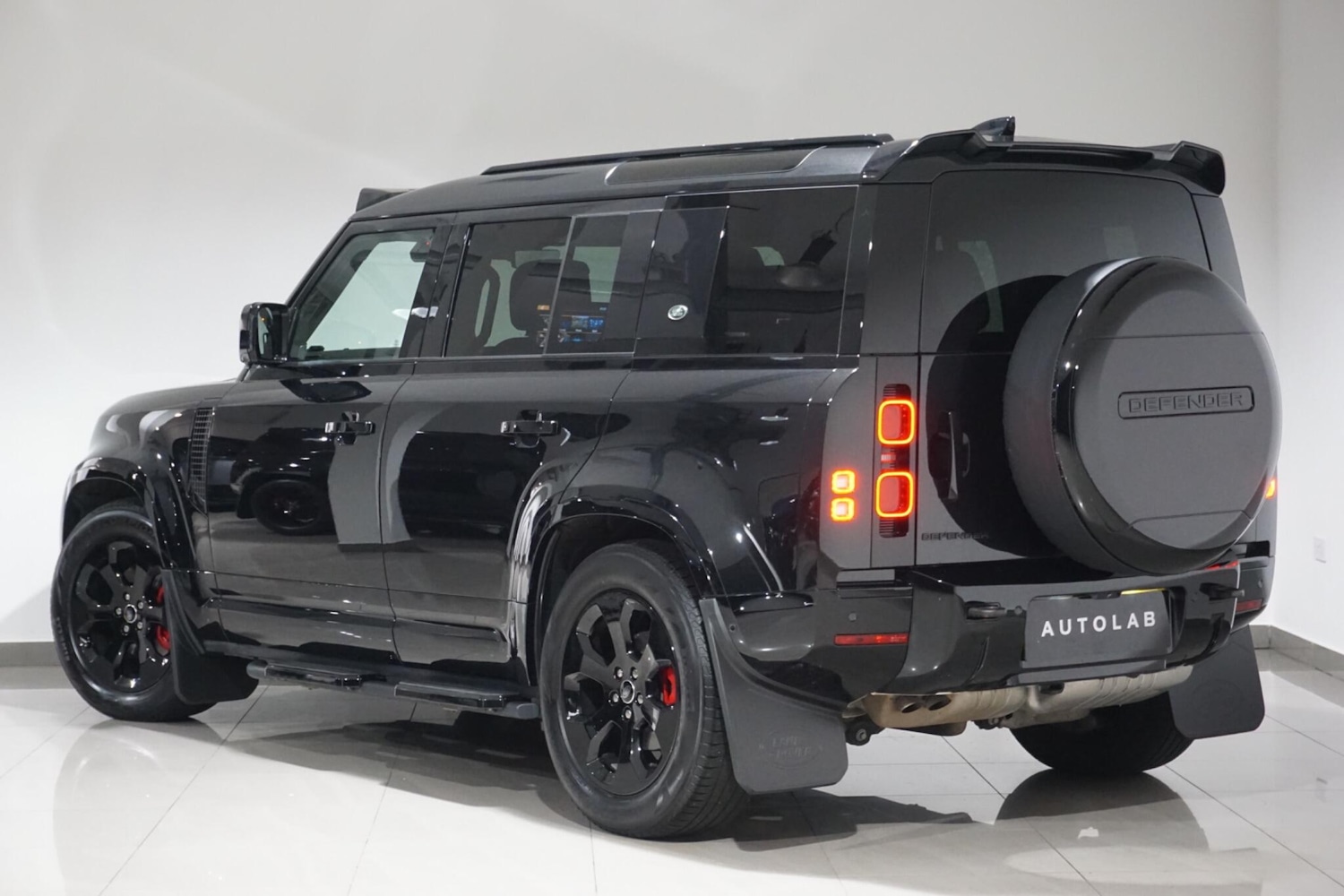 Used Land Rover Defender 110 for sale - 76472565: Photo 43