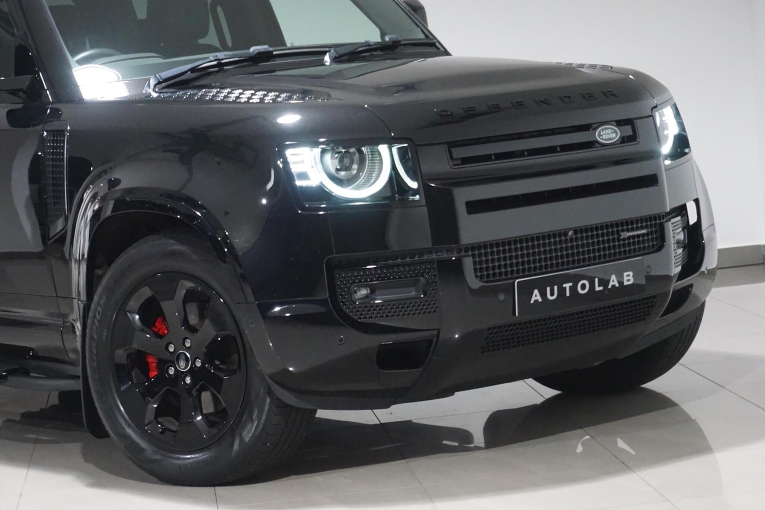 Used Land Rover Defender 110 for sale - 76472565: Photo 44