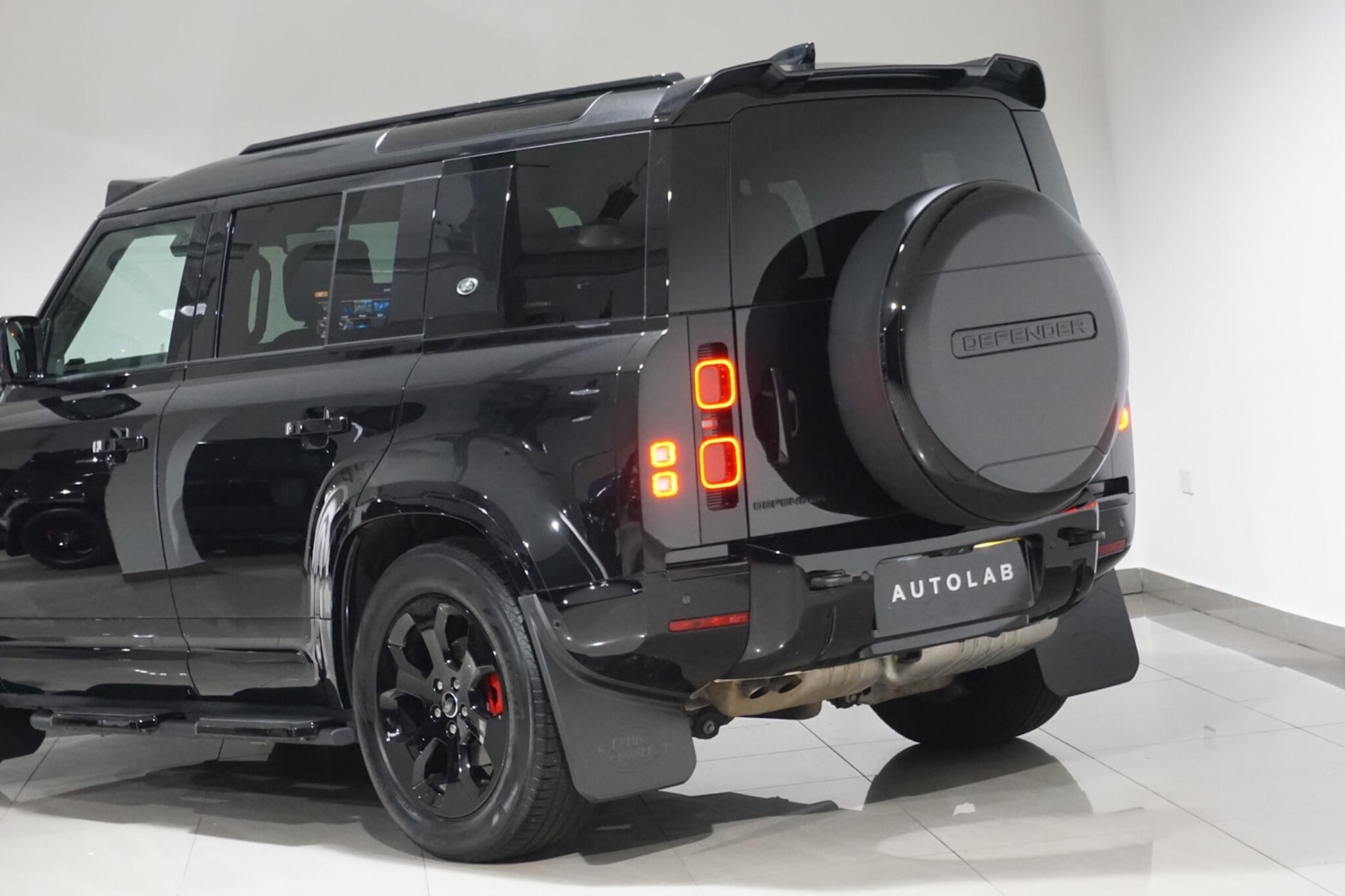 Used Land Rover Defender 110 for sale - 76472565: Photo 45