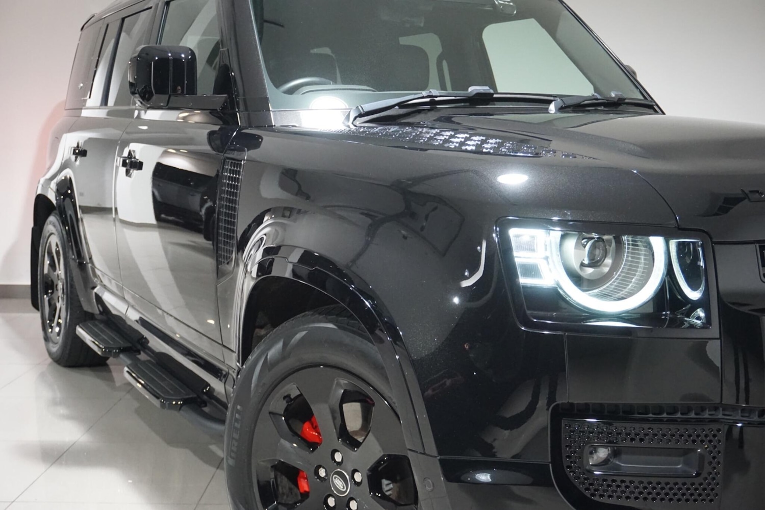 Used Land Rover Defender 110 for sale - 76472565: Photo 54