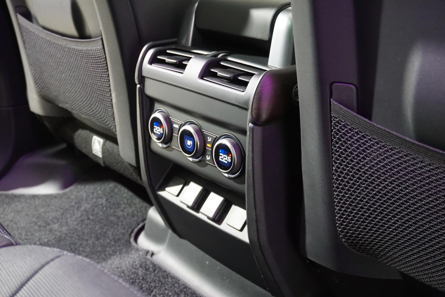 Used Land Rover Defender 110 for sale - 76472565: Photo 69