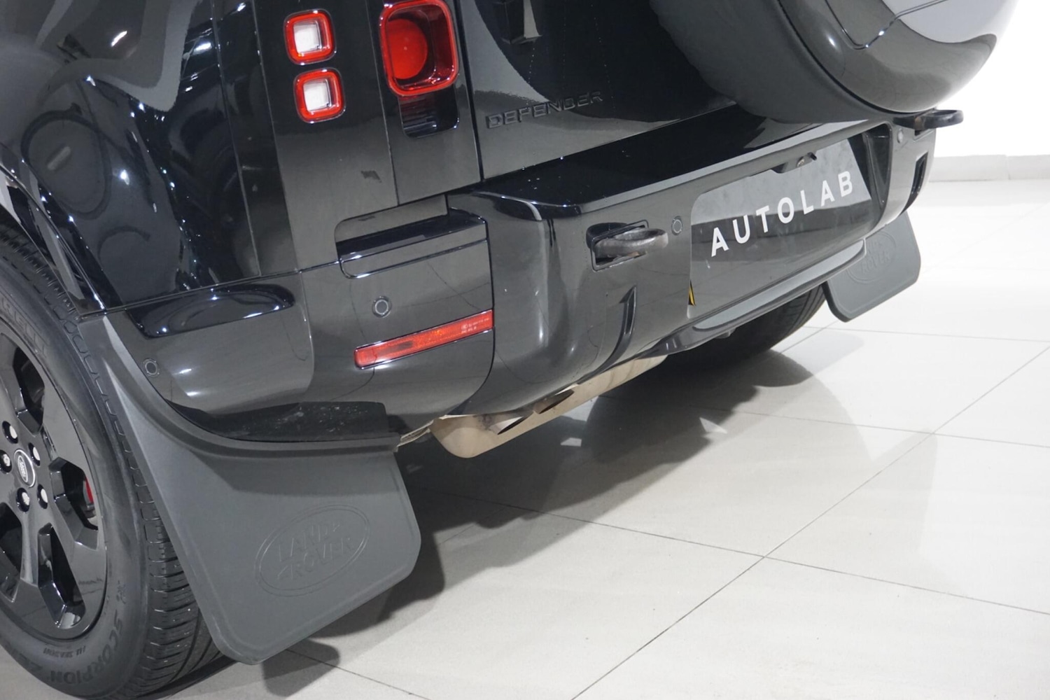 Used Land Rover Defender 110 for sale - 76472565: Photo 74