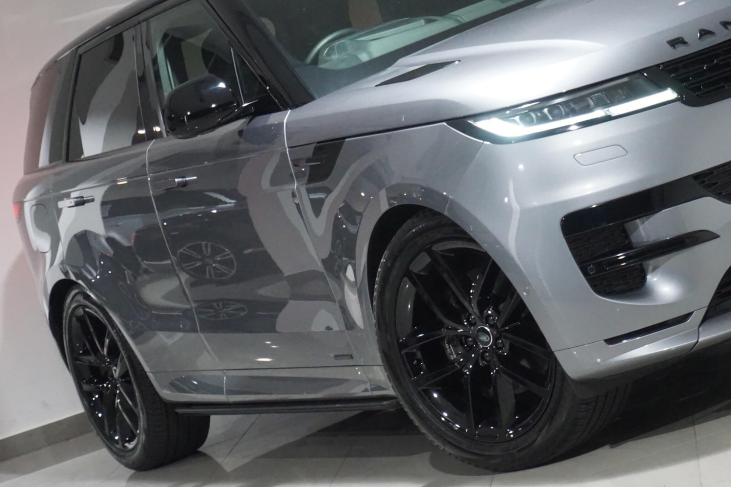 Used Land Rover Range Rover Sport 2024 for sale - 76084814: Photo 44