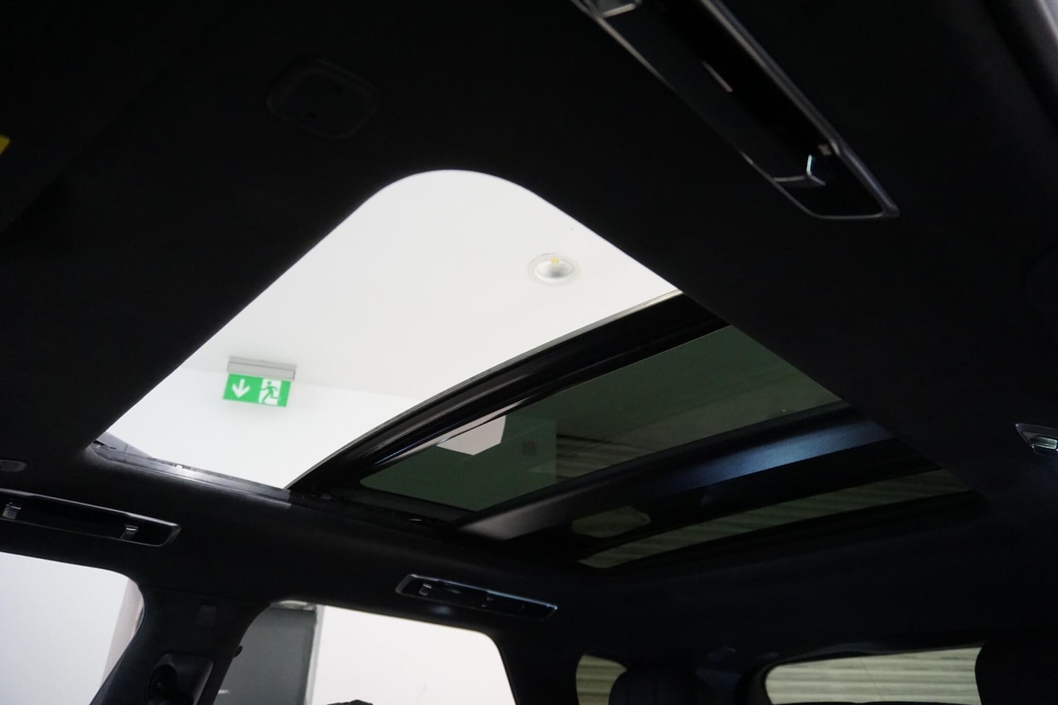 Used Land Rover Range Rover Sport 2024 for sale - 76084814: Photo 9