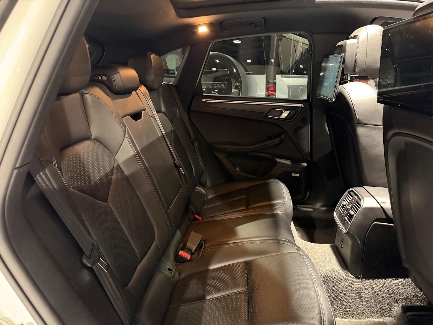 Used Porsche Macan for sale - 76913496: Photo 30