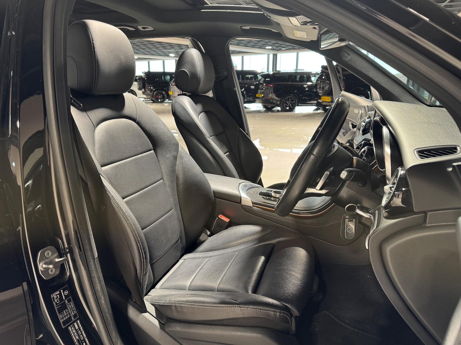 Used Mercedes-Benz GLC 2019 for sale - 77143354: Photo 9