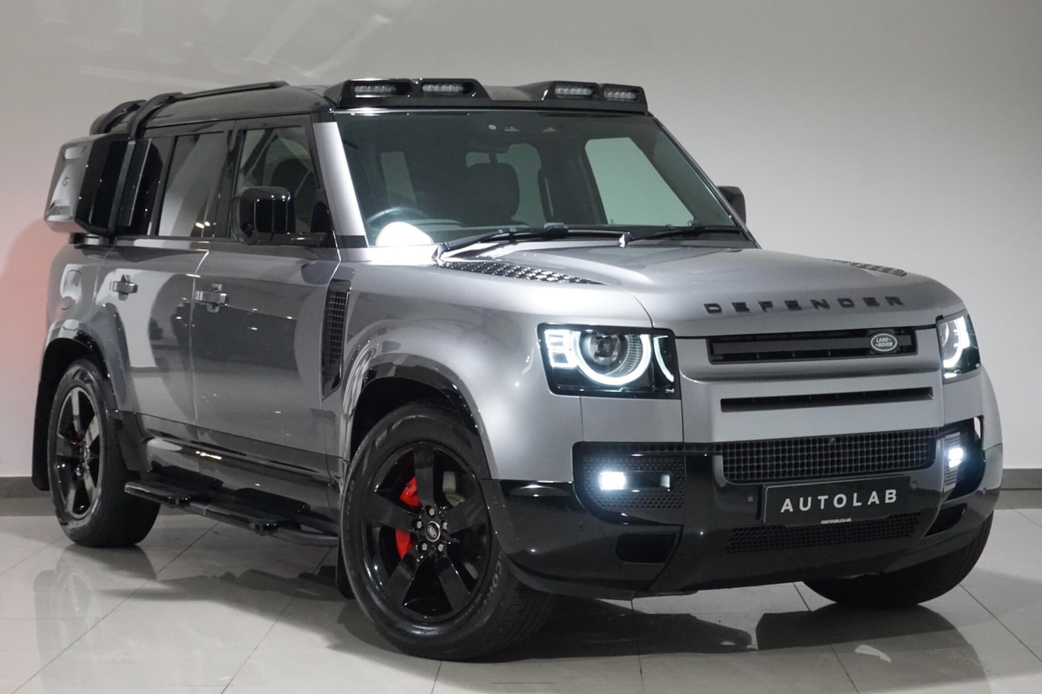 Used Land Rover Defender 110 for sale - 76476482: Photo 1