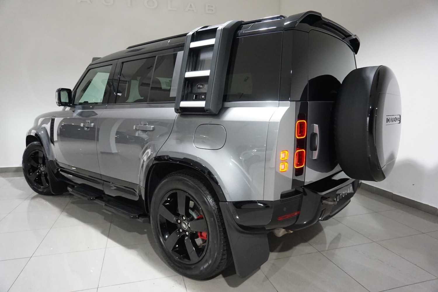 Used Land Rover Defender 110 for sale - 76476482: Photo 27