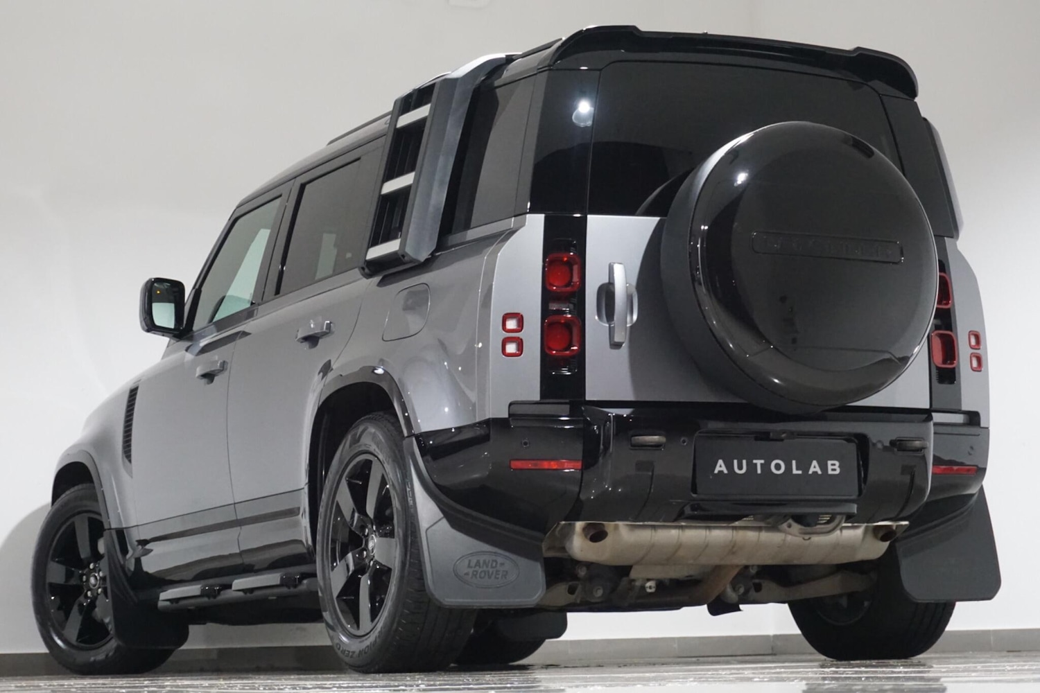 Used Land Rover Defender 110 for sale - 76476482: Photo 31